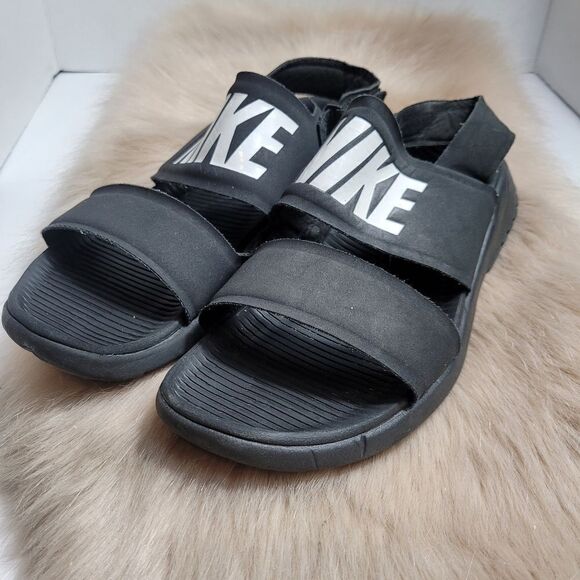 Nike Womens Tanjun Black Strappy Flat Sandals Shoes Size 8 - Picture 1 of 8